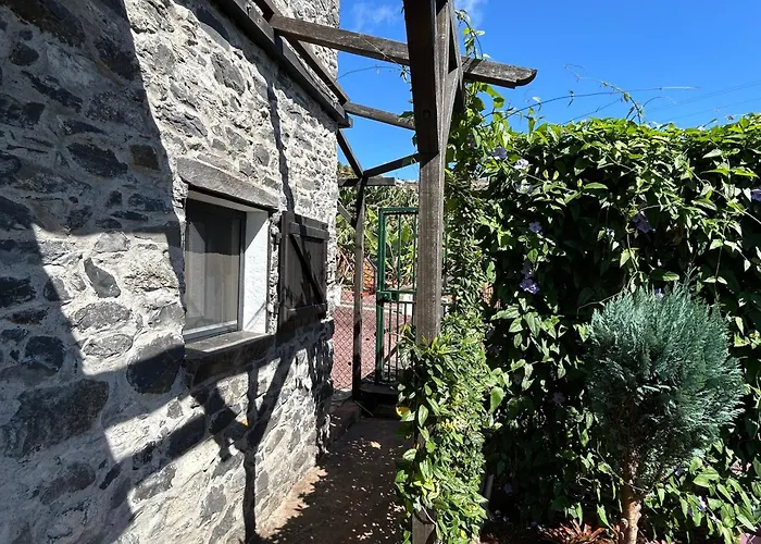 As Casinhas Da Madeira - Cosy Stone In A Subtropical Garden Arco da Calheta (Madeira)