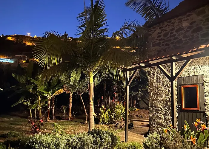 Ferienhaus As Casinhas Da Madeira - Cosy Stone In A Subtropical Garden